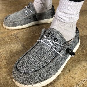 Gray men’s size 6 Hey Dudes